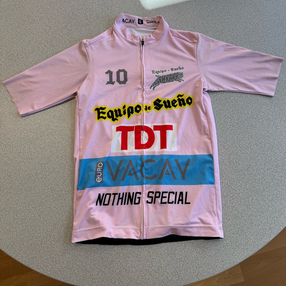 Team Dream pink and blue women’s cycling jersey